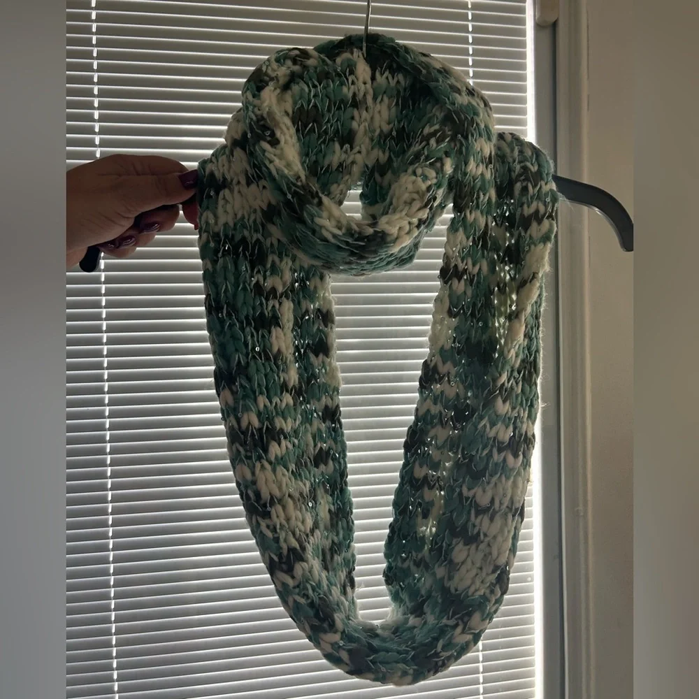 Infinity scarf - Picture 2 of 2